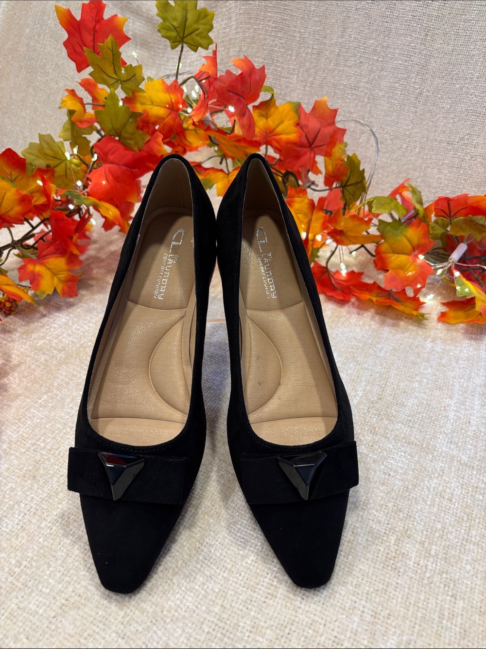 CL by Laundry Black Suede Pointed Toe Bow Accent flats